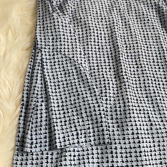 Abstract Pattern Dress - Picture 2 of 4